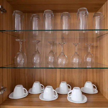 New Modern & Cozy With Free Private Parking And Ev Charging Station *