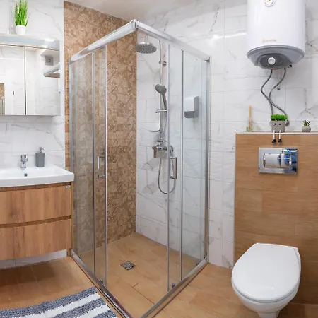 New Modern & Cozy With Free Private Parking And Ev Charging Station Apartamento Varna