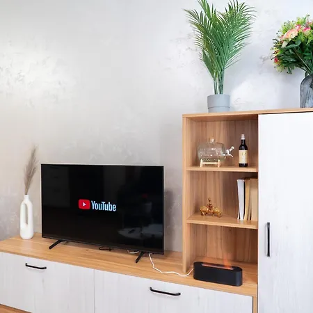 Διαμέρισμα New Modern & Cozy With Free Private Parking And Ev Charging Station *