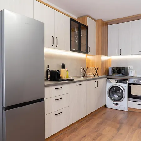 New Modern & Cozy With Free Private Parking And Ev Charging Station Διαμέρισμα