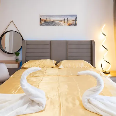 New Modern & Cozy With Free Private Parking And Ev Charging Station *