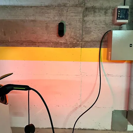 New Modern & Cozy With Free Private Parking And Ev Charging Station Διαμέρισμα Βάρνα