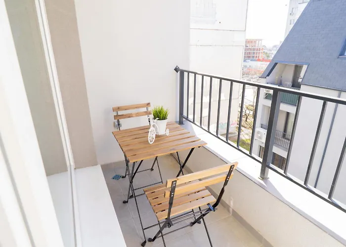 New Modern & Cozy With Free Private Parking And Ev Charging Station * ヴァルナ