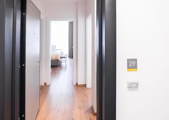 New Modern & Cozy With Free Private Parking And Ev Charging Station Apartment