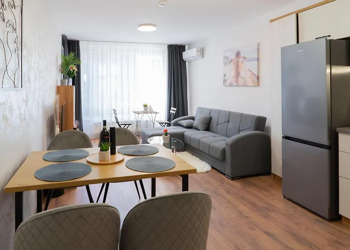 New Modern & Cozy With Free Private Parking And Ev Charging Station Apartment
