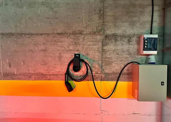 New Modern & Cozy With Free Private Parking And Ev Charging Station