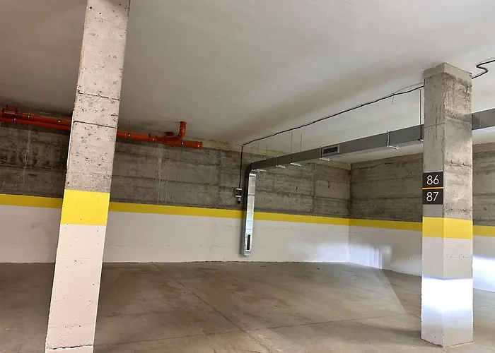 New Modern & Cozy With Free Private Parking And Ev Charging Station アパート